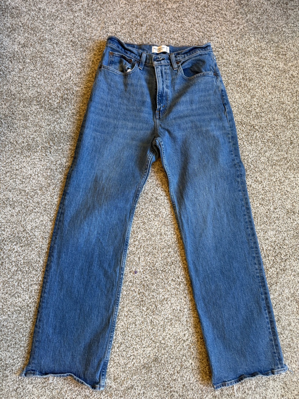 Abercrombie & Fitch Light Blue 90s Relaxed  High-Rise Jeans, size 28 R